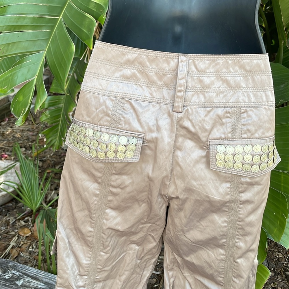 cache satin metallic champagne, cropped cargo, wide leg pants - Picture 5 of 8
